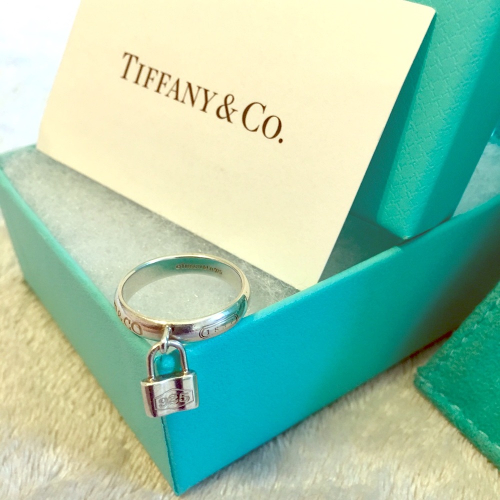 Tiff & Co padlock Authentic ring